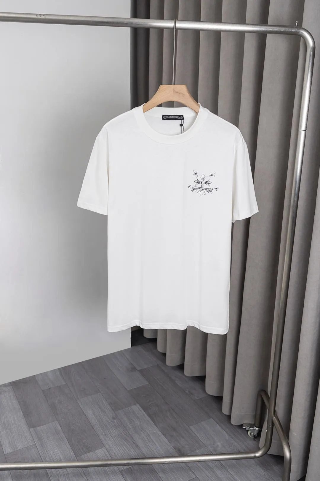 P130 X063 Chrome Hearts 25ss new T-sleeve! Made of 260g double yarn pure cotton fabric, front and back pattern + letter logo printing process, fashionable and versatile, same style for men and women. Color: black, white, size: M～3XL